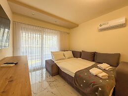 Blue Star Suites by SDR