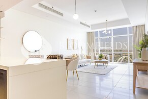 Bloomfields Grandeur 1BR In Lamar Raha