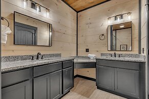 Pigeon Forge Large Cabins