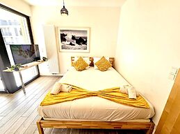 Cozy studio with sunny terrace