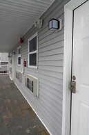 Atlantic Breeze Motel & Apartments