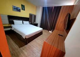 Lynt Hotel Makassar