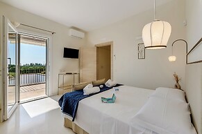 Villa Elysium With Pool And Garden