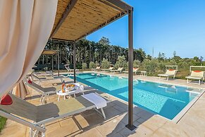 Villa Elysium With Pool And Garden