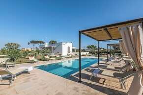Villa Elysium With Pool And Garden