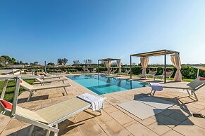 Villa Elysium With Pool And Garden