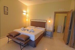 Villa Elysium With Pool And Garden