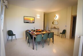 Villa Elysium With Pool And Garden