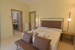 Villa Elysium With Pool And Garden