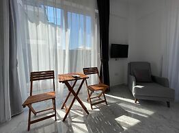Kaş Eylül Suit Apart