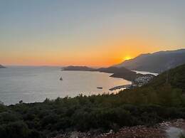 Kaş Eylül Suit Apart