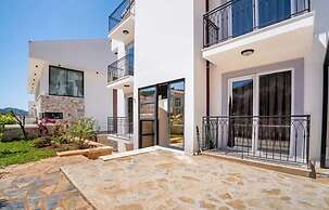 Kaş Eylül Suit Apart