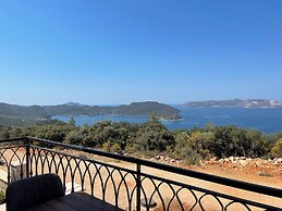 Kaş Eylül Suit Apart