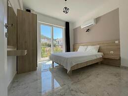 Kaş Eylül Suit Apart