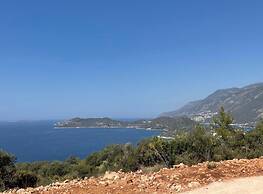 Kaş Eylül Suit Apart