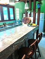 AMAZON HOME AND JUNGLE TRIPS