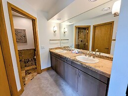 Chateaux Dumont 2724