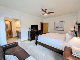 Chateaux Dumont 2724