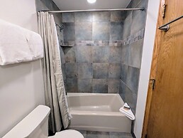 Chateaux Dumont 2724