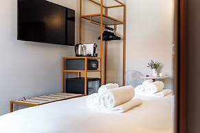 Velia Relais