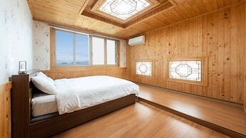 Jigeum Yeosu Ocean View Pension