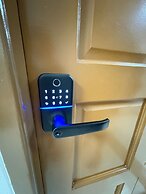 New Bachelor's Pad Across Ateneo Uni With Free Fast Wi-fi, AC Room, ho