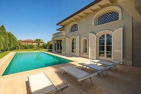 Villa Forte dei Marmi Pool & Garden
