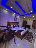 Hotel The Luxeblue Shimla Mountain View