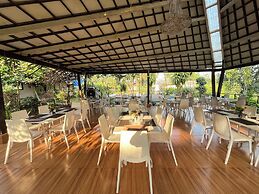 Astoria Lagoon Resort