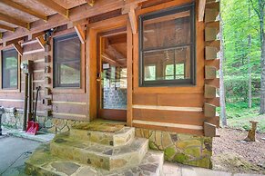 2 Mi to Gsmnp: Peaceful & Scenic Cabin w/ Deck