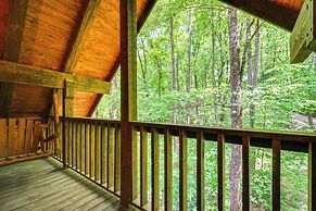 2 Mi to Gsmnp: Peaceful & Scenic Cabin w/ Deck