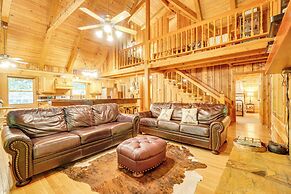 2 Mi to Gsmnp: Peaceful & Scenic Cabin w/ Deck