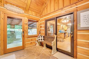 2 Mi to Gsmnp: Peaceful & Scenic Cabin w/ Deck