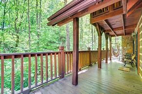 2 Mi to Gsmnp: Peaceful & Scenic Cabin w/ Deck