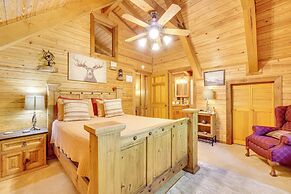 2 Mi to Gsmnp: Peaceful & Scenic Cabin w/ Deck