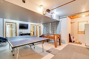 2 Mi to Gsmnp: Peaceful & Scenic Cabin w/ Deck