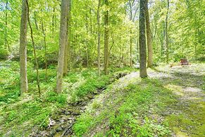 2 Mi to Gsmnp: Peaceful & Scenic Cabin w/ Deck