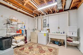 2 Mi to Gsmnp: Peaceful & Scenic Cabin w/ Deck