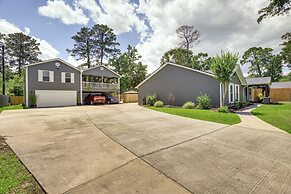 Outdoor Kitchen & Hot Tub: Tranquil Home in Humble