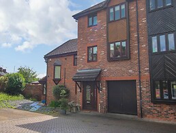63 Severn Street