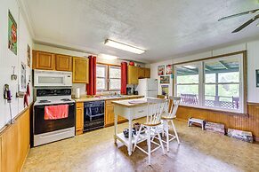 5 Mi to Lake Junaluska: Mtn Haven w/ Deck!