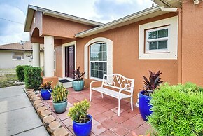 Home 3 Mi to Green Springs Park & Lake Monroe!