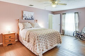 Home 3 Mi to Green Springs Park & Lake Monroe!