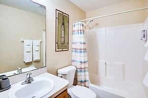 Home 3 Mi to Green Springs Park & Lake Monroe!