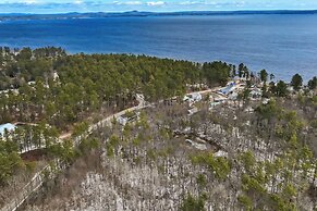 Walk to Sebago Town Beach: Luxe Townhome w/ Grill