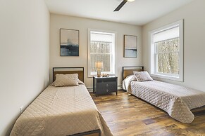 Walk to Sebago Town Beach: Luxe Townhome w/ Grill