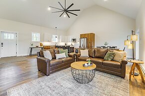 Walk to Sebago Town Beach: Luxe Townhome w/ Grill
