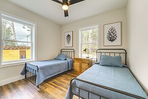 Walk to Sebago Town Beach: Luxe Townhome w/ Grill