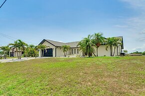 Group Getaway: Luxe Lakeside Gem in Port Charlotte