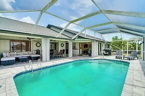 Group Getaway: Luxe Lakeside Gem in Port Charlotte